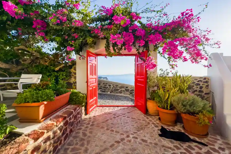 Greek House Architecture Today: Modern Styles & Features 10 greek house design